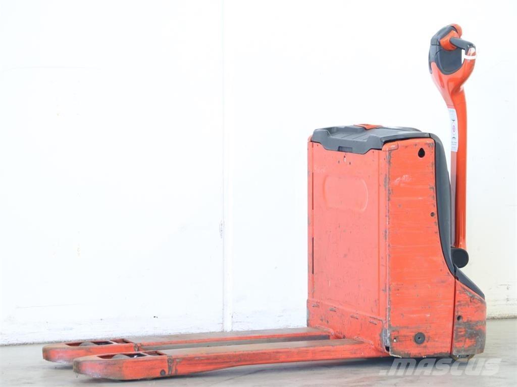 Linde T16/1152 Pedestrian stacker
