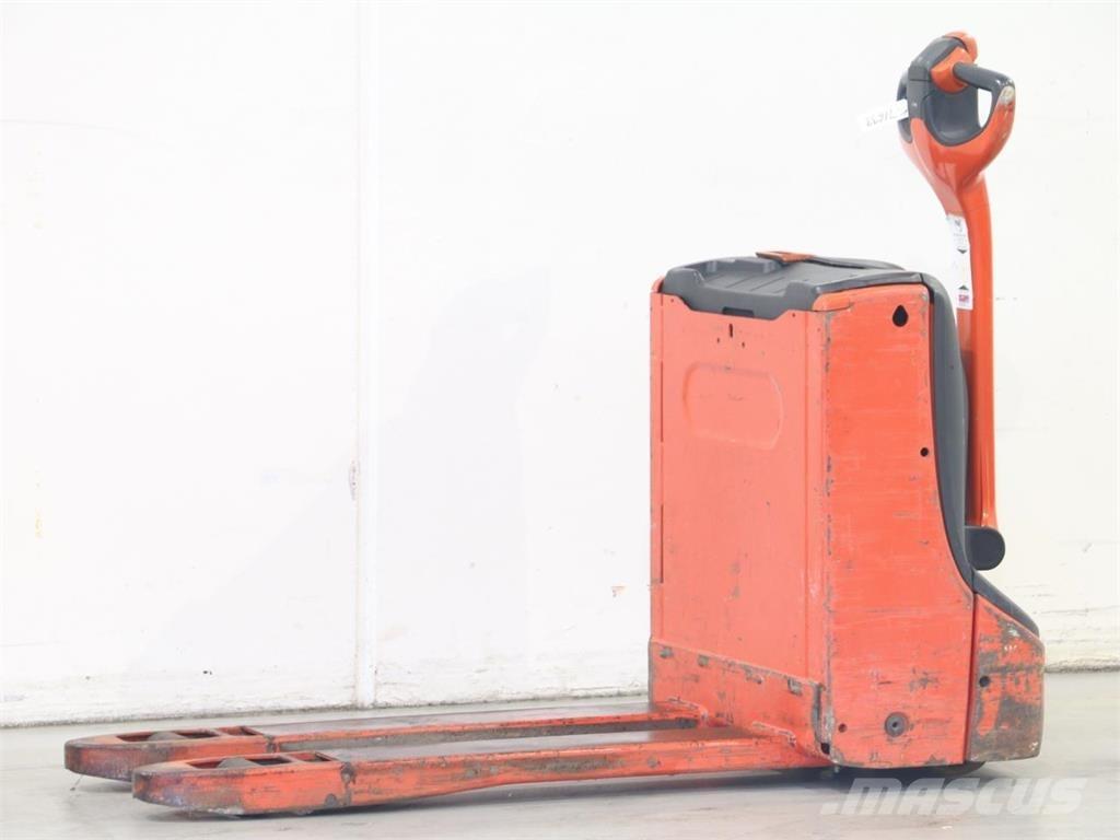 Linde T16/1152 Pedestrian stacker