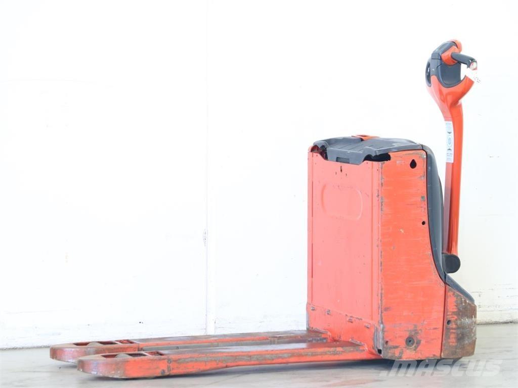 Linde T16/1152 Pedestrian stacker