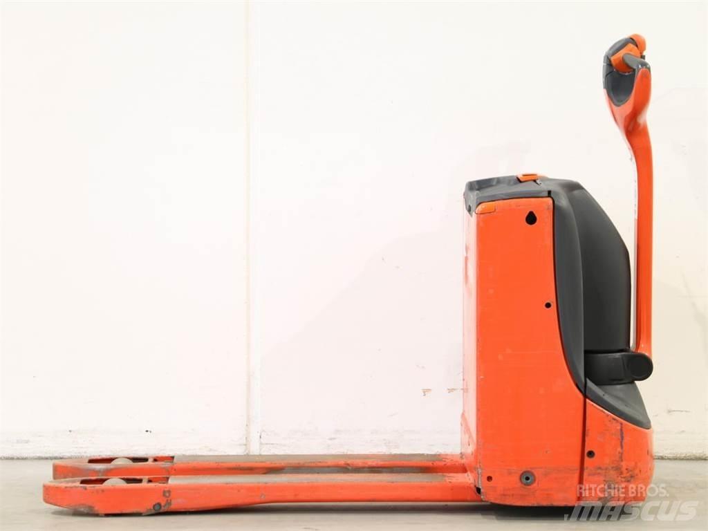 Linde T16/1152-00 Pedestrian stacker