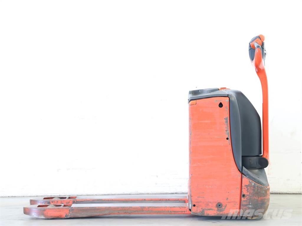 Linde T16/1152-00 Pedestrian stacker