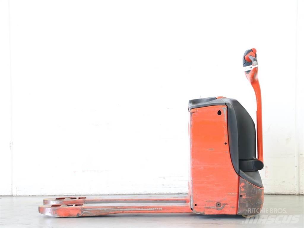 Linde T16/1152-00 Pedestrian stacker