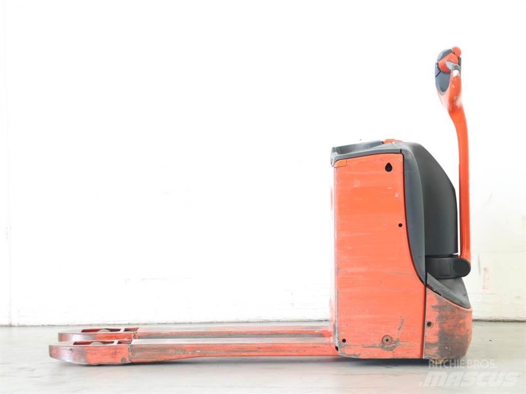 Linde T16/1152-00 Pedestrian stacker