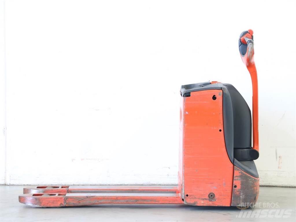 Linde T16/1152-00 Pedestrian stacker