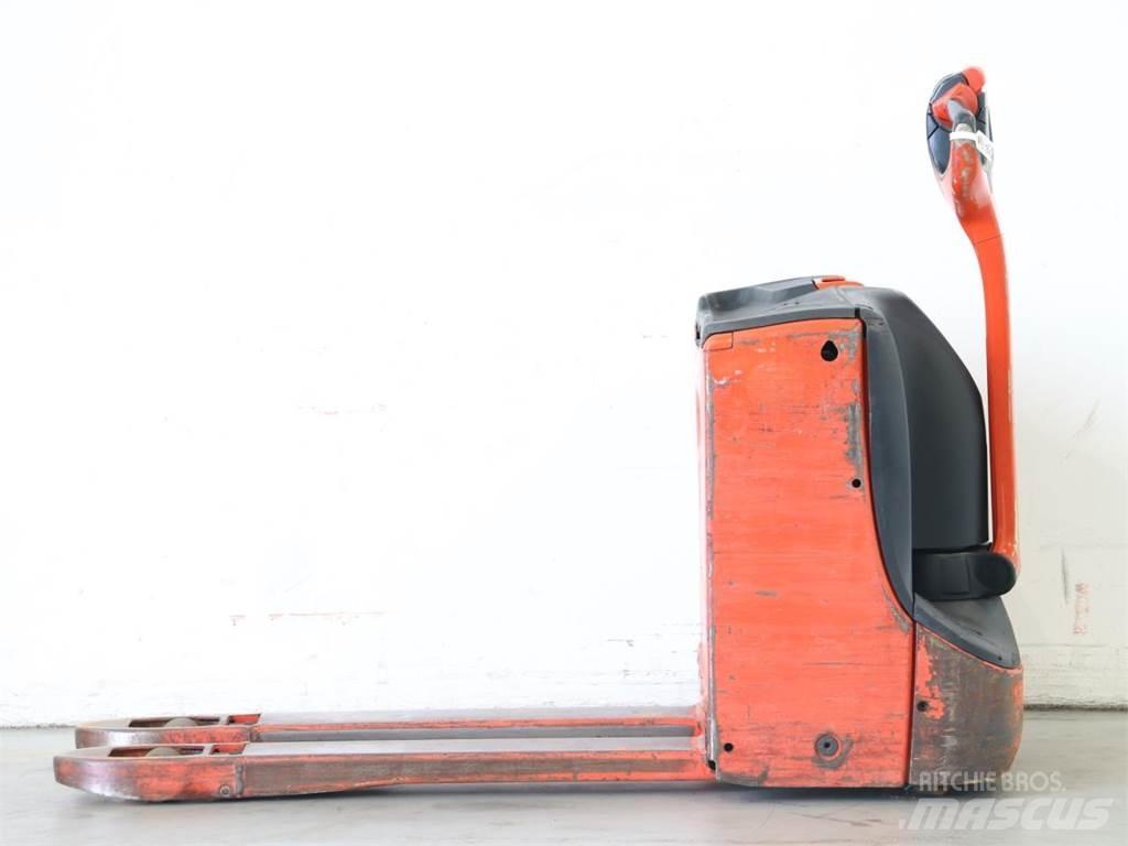 Linde T16/1152-00 Pedestrian stacker