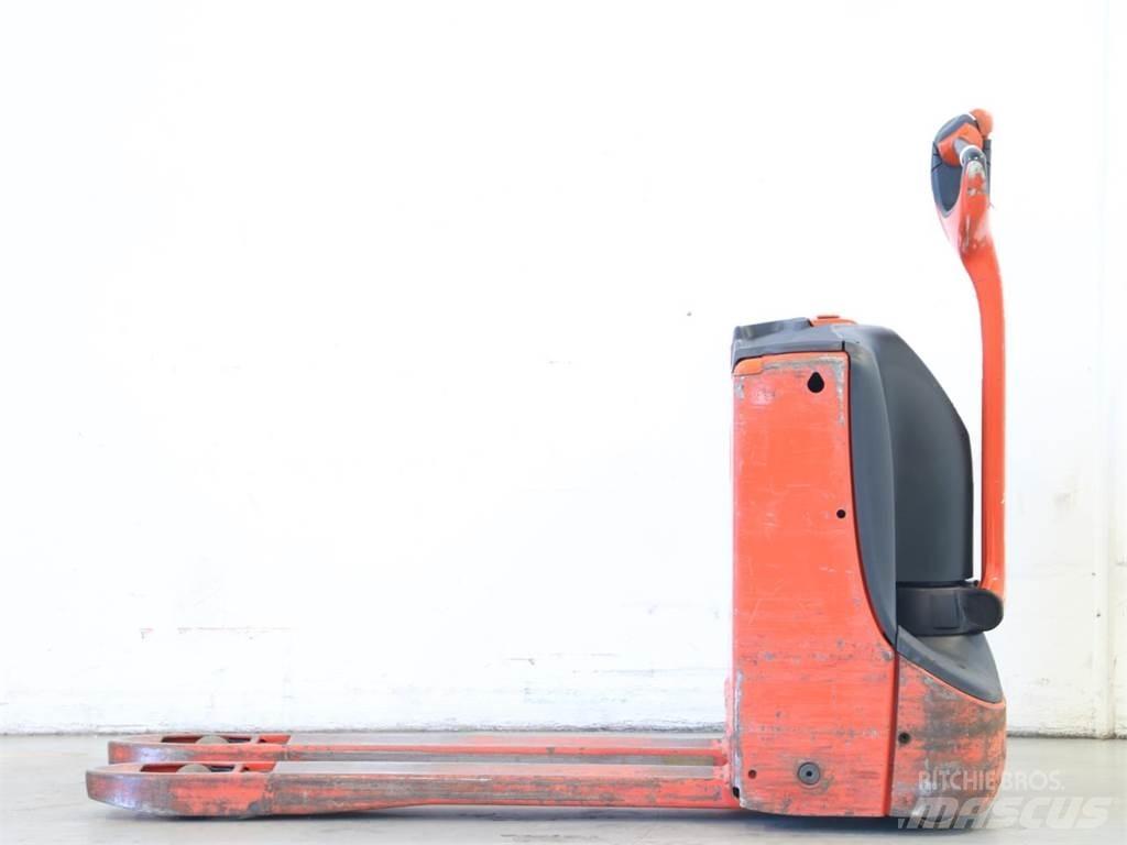 Linde T16/1152-02 Pedestrian stacker