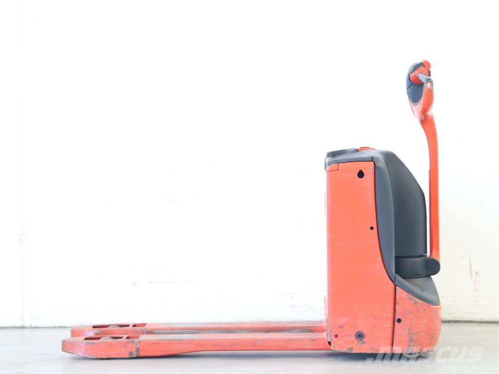 Linde T16/1152-02 Pedestrian stacker