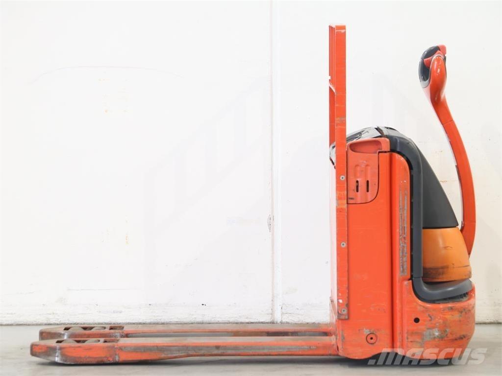 Linde T16/360 Pedestrian stacker