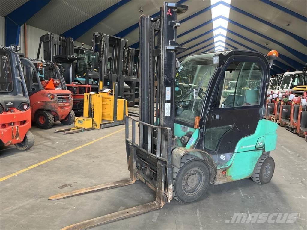 Mitsubishi FD25N Diesel Forklifts