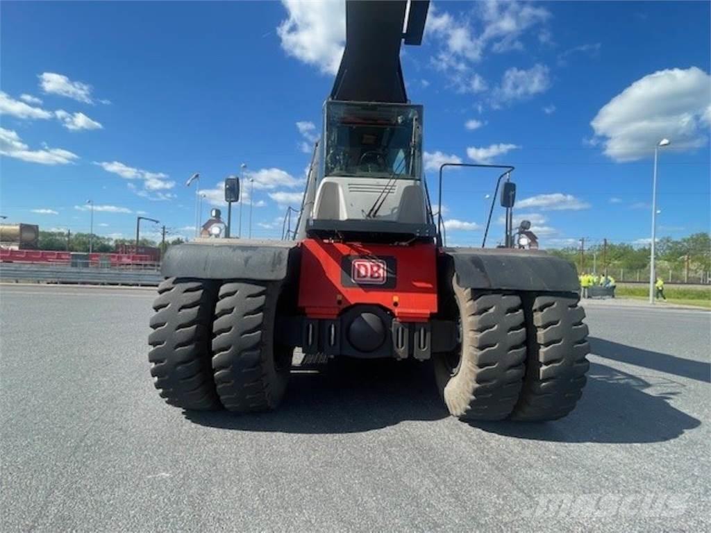 SMV 4531 CC5 Reach trucks