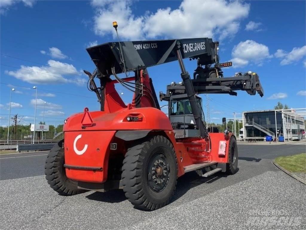 SMV 4531 CC5 Reach trucks