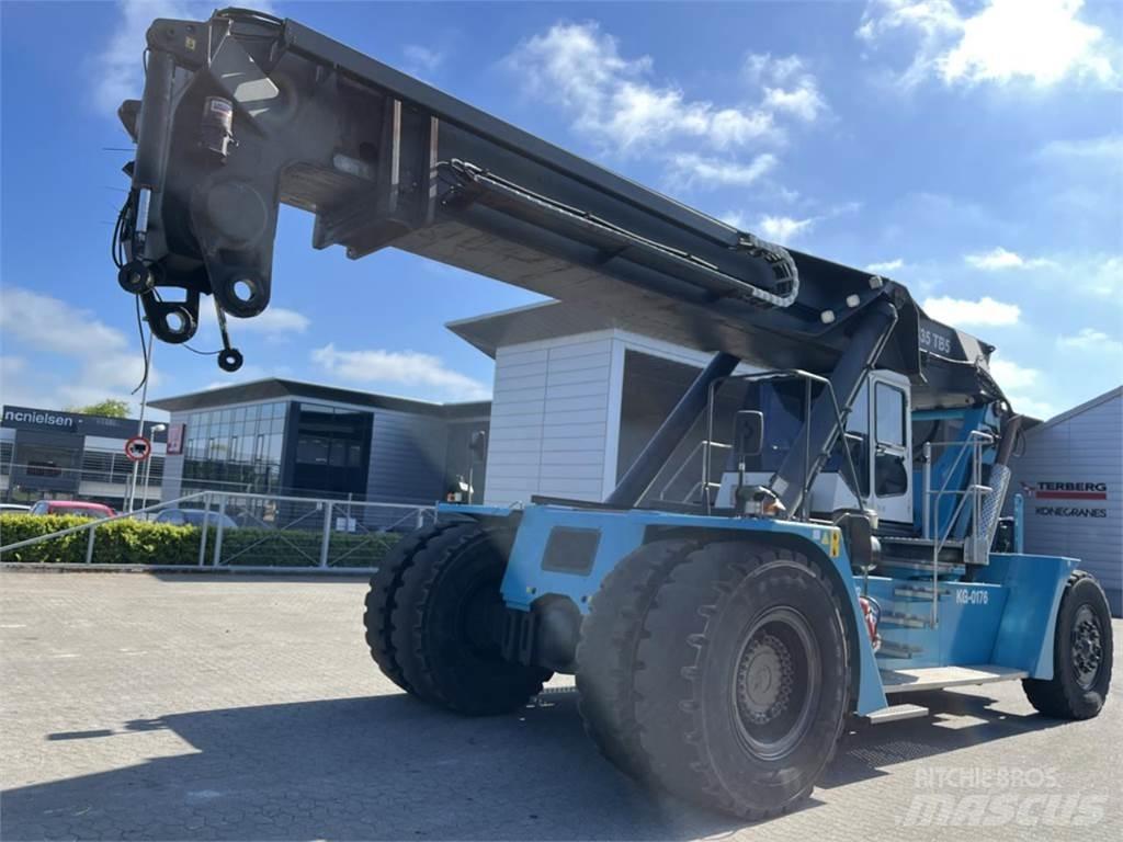 SMV 4535 TB5 Reach trucks