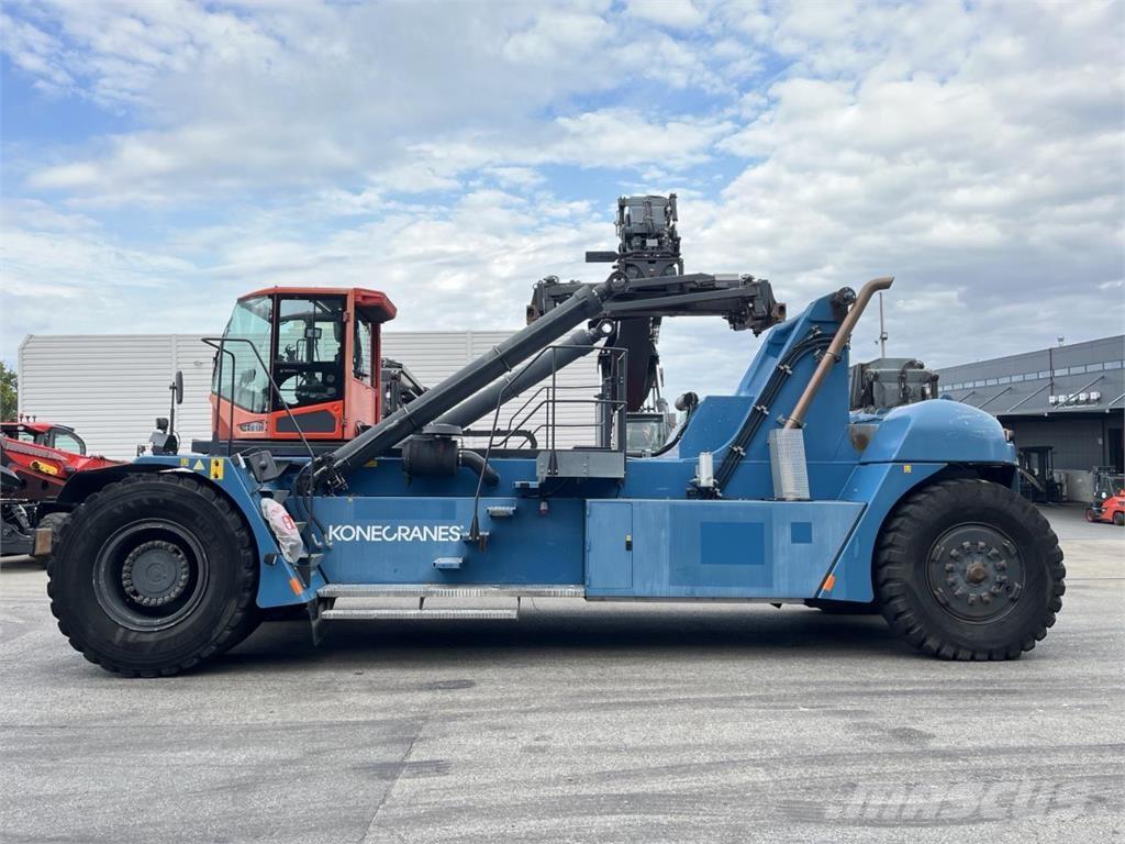 SMV 4538 CCX4 Reach trucks