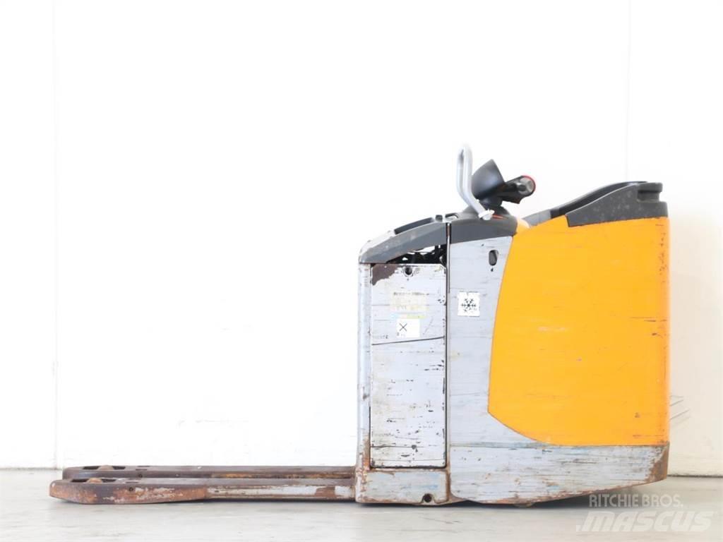 Still EXU-S 22 Pedestrian stacker