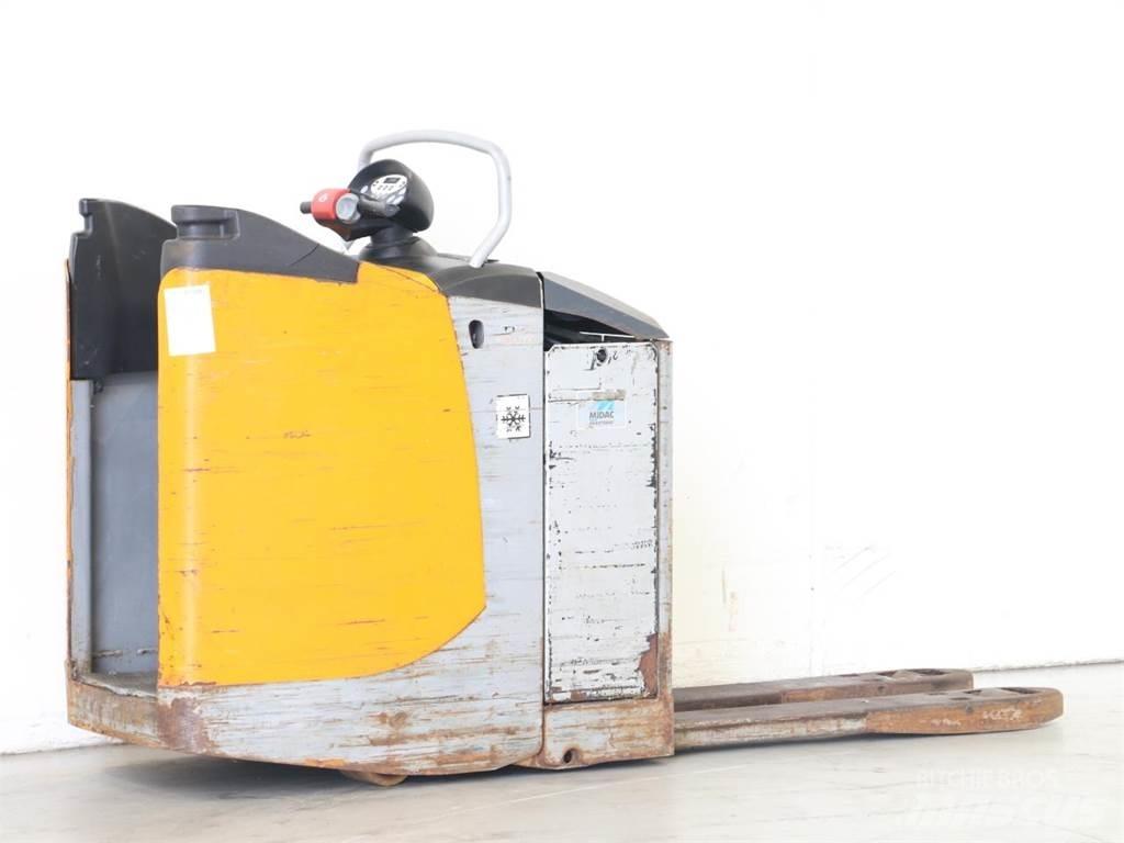 Still EXU-S 22 Pedestrian stacker