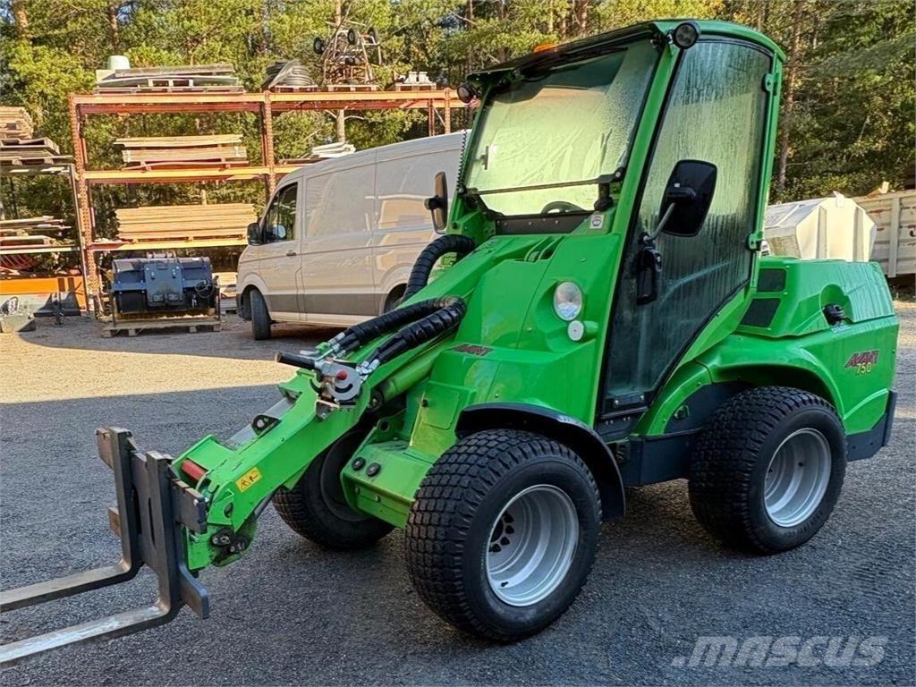 Avant 750 Mini Loader