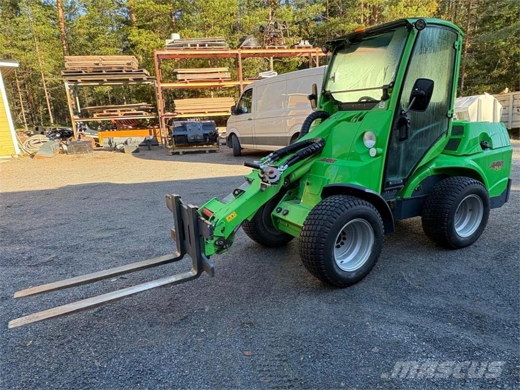 Avant 750 Mini Loader