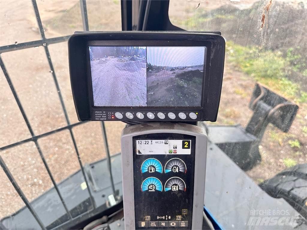 CAT MH3022 Wheeled Excavators
