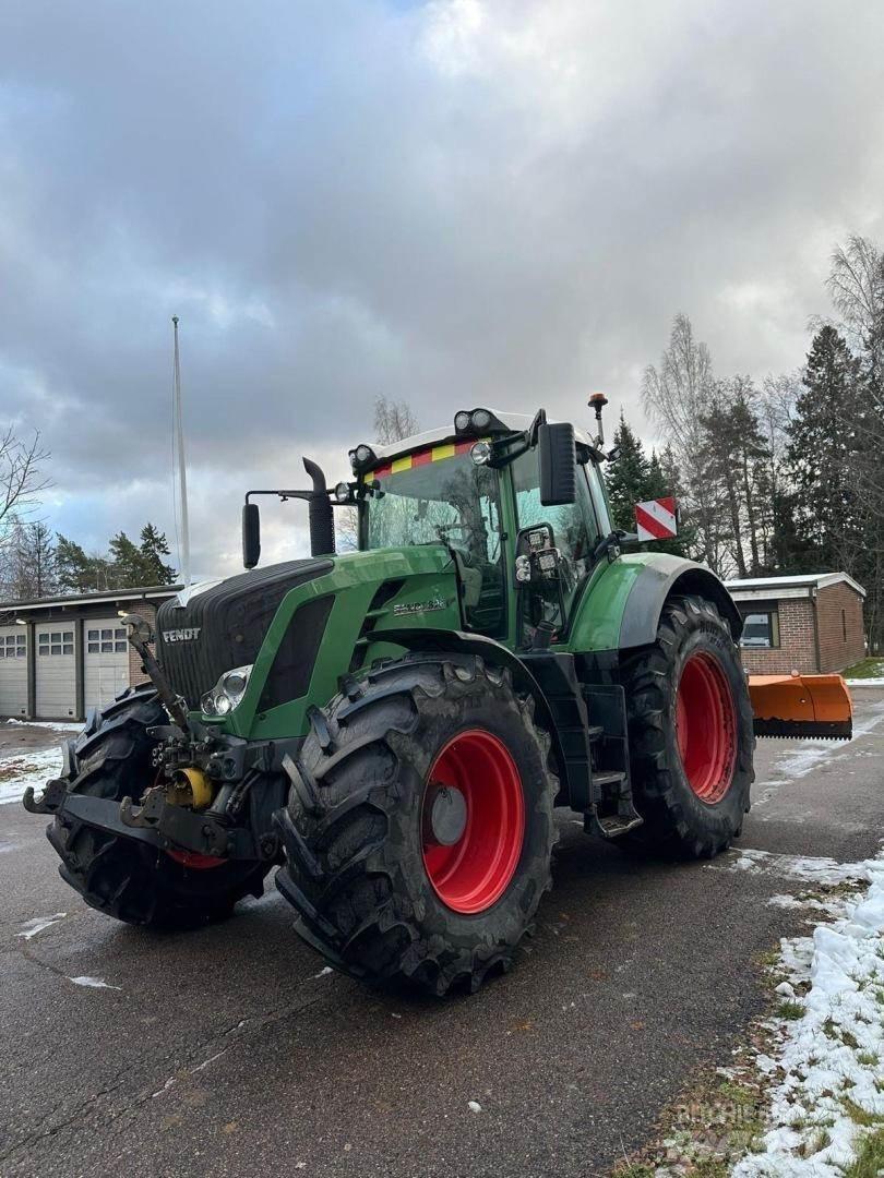 Fendt 828 VARIO Tractors