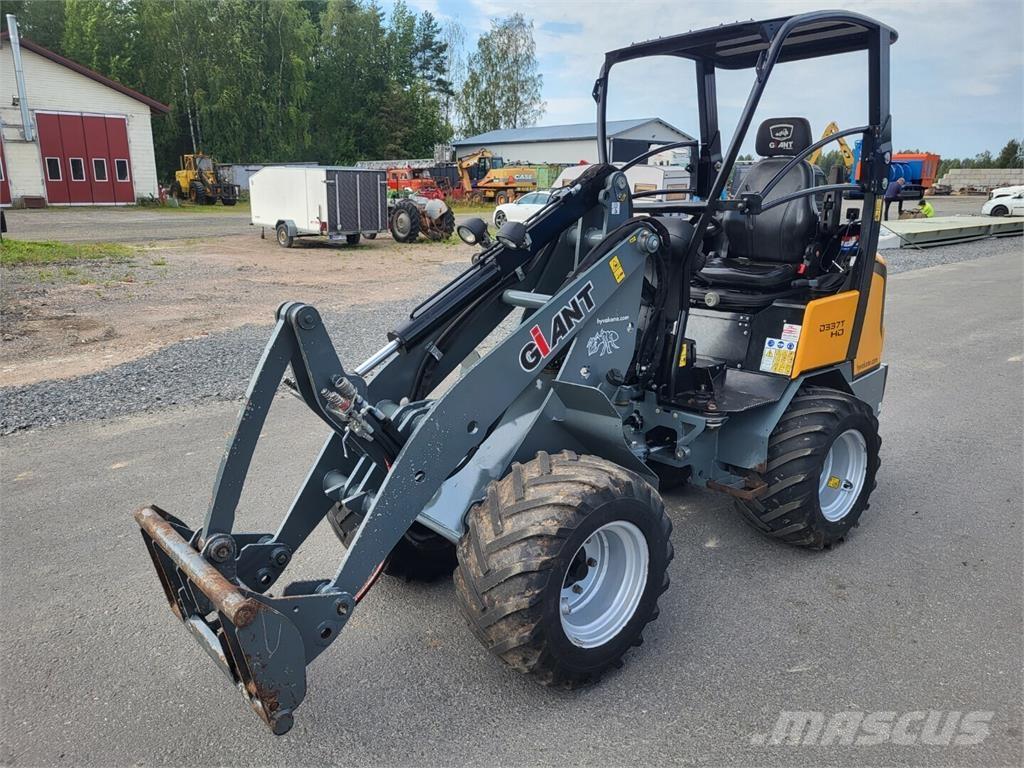 GiANT D337T Farm Equipment - Others