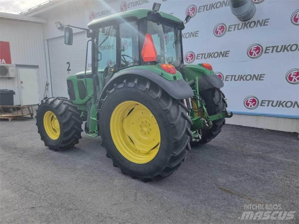 John Deere 6120SE Tractors