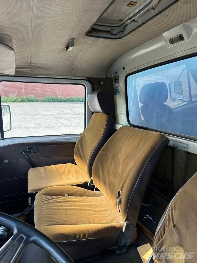 MAN Vw 9.136 Curtain Side Trucks