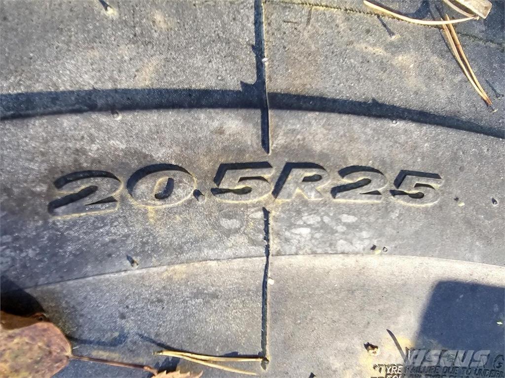  Renkaat 20.5R25 Other