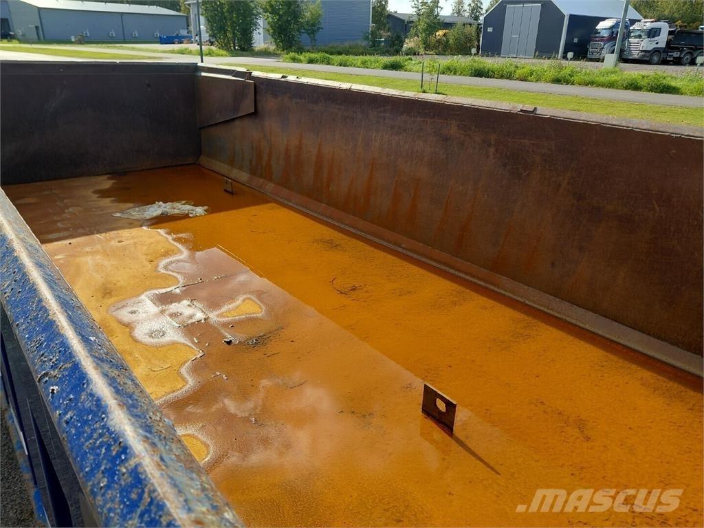 Sisu Kasettilava Dump Trucks