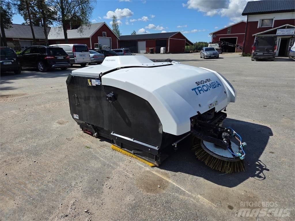 Snowek Trombia Sweepers