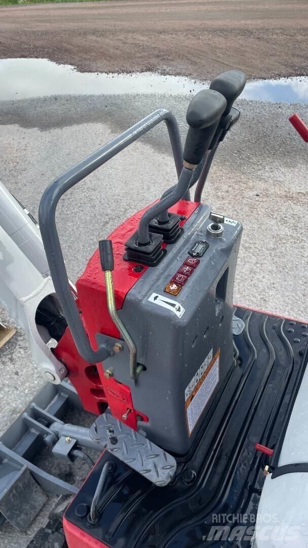 Takeuchi TB210R Mini Excavators <7t (Mini Diggers)