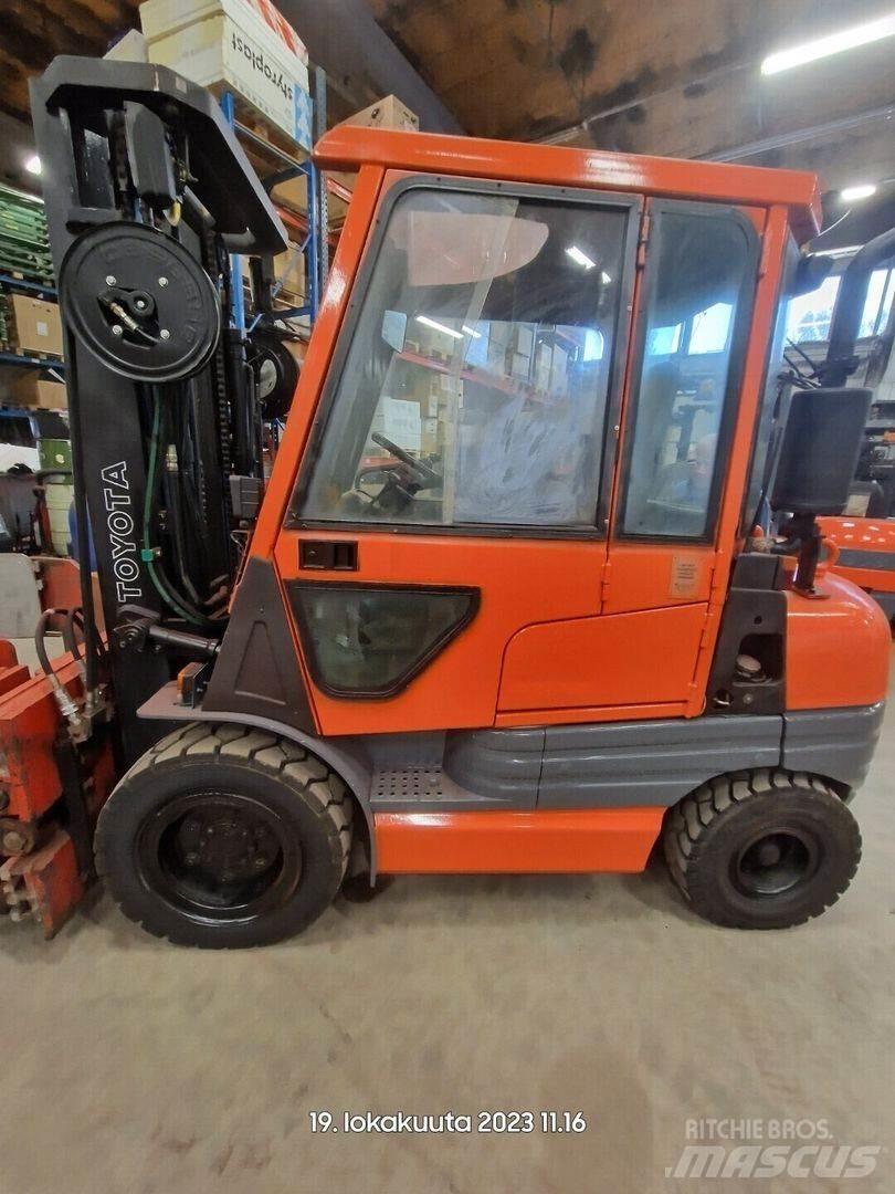 Toyota 02-6FDF30 Diesel Forklifts