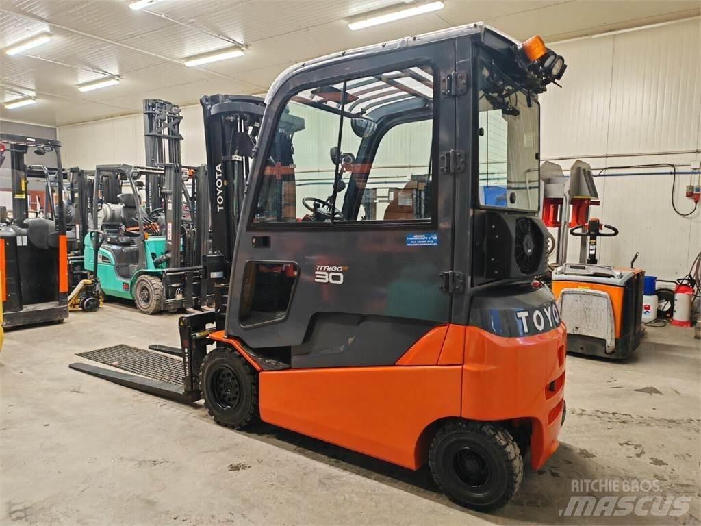 Toyota 8FBMT30 Electric Forklifts