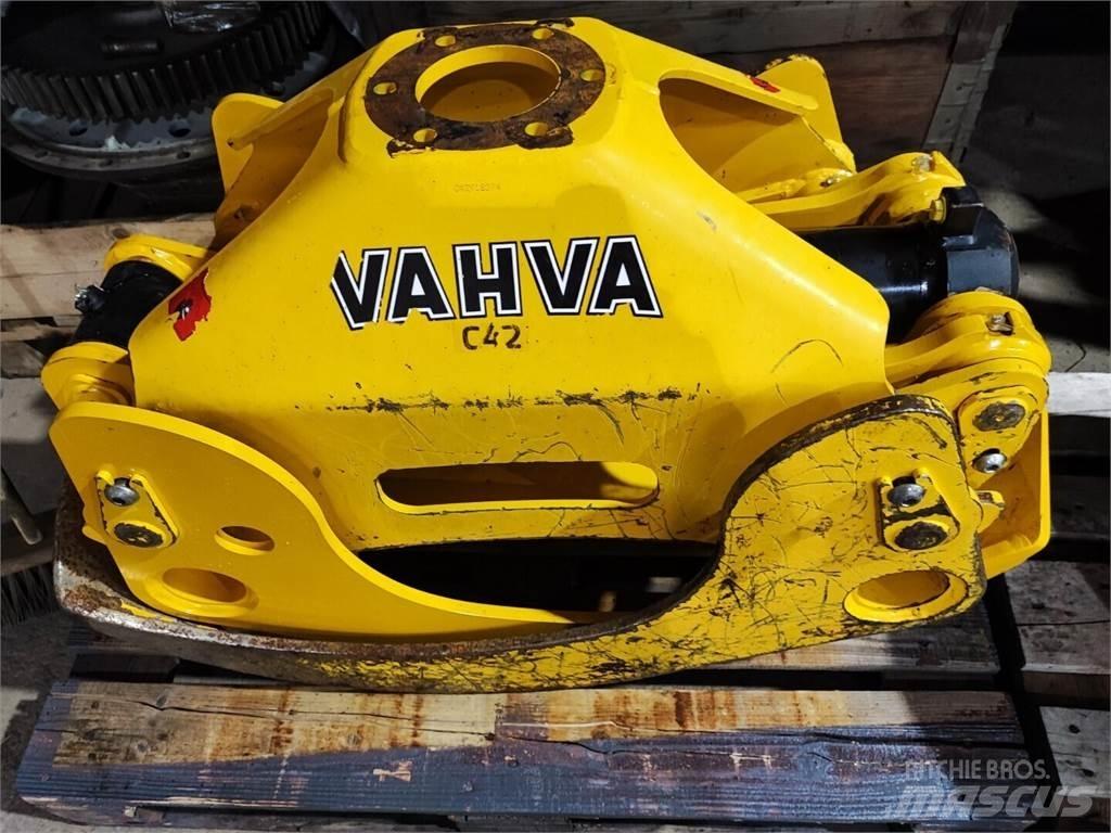 Vahva C42 Grapples/Grapple Trucks
