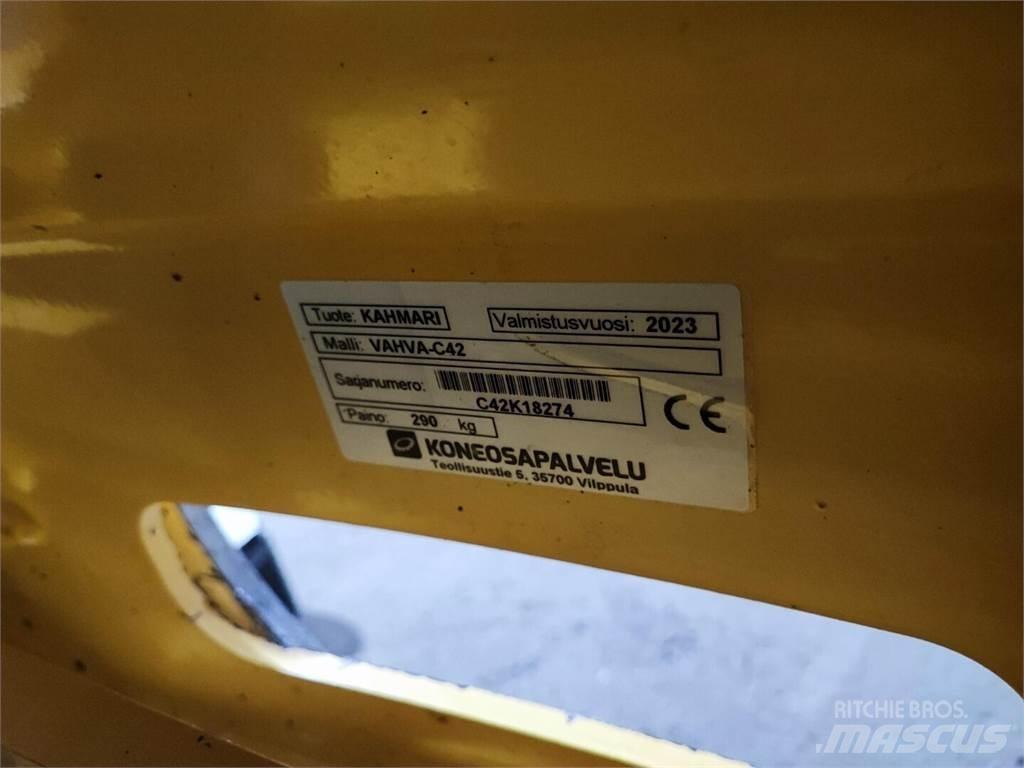 Vahva C42 Grapples/Grapple Trucks