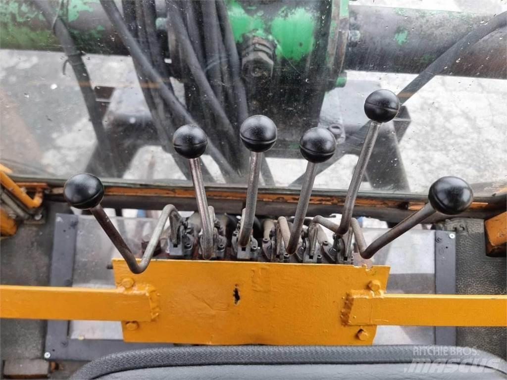 Valmet 802-4 Tractors