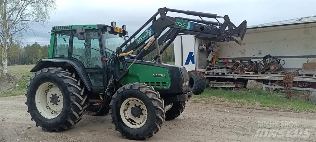 Valtra 6400 Tractors