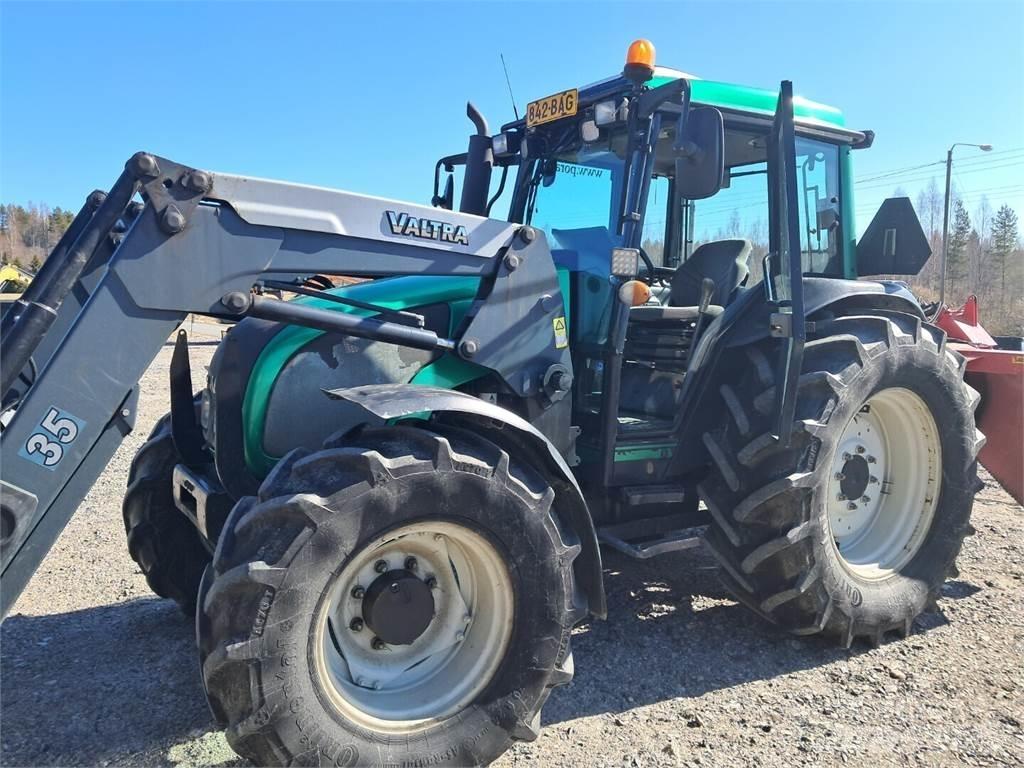 Valtra A92 Tractors