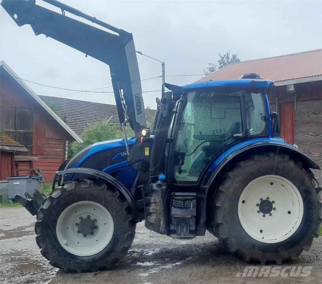 Valtra N134 Tractors
