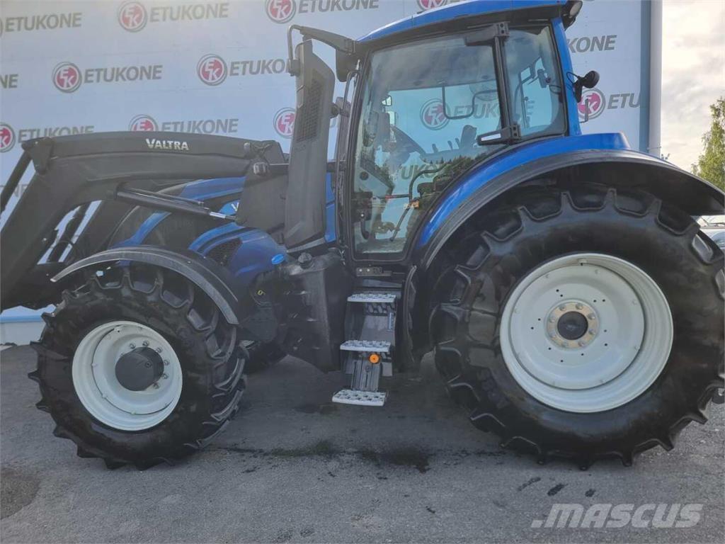 Valtra T145 Tractors