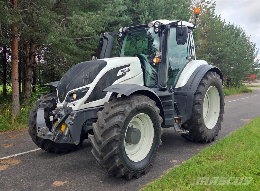 Valtra T254 Versu Tractors