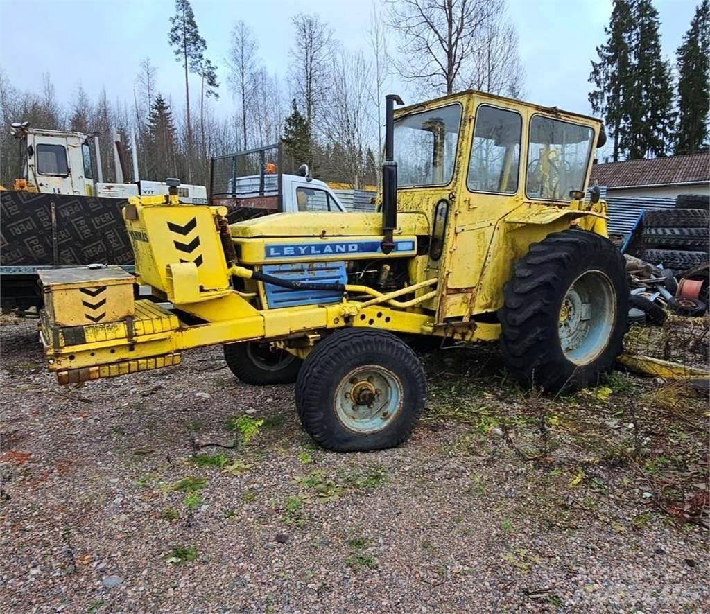 Vammas Kersantti Backhoe Loaders