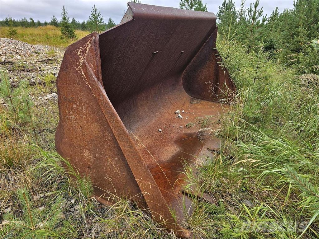 Volvo BM Maakauha Buckets