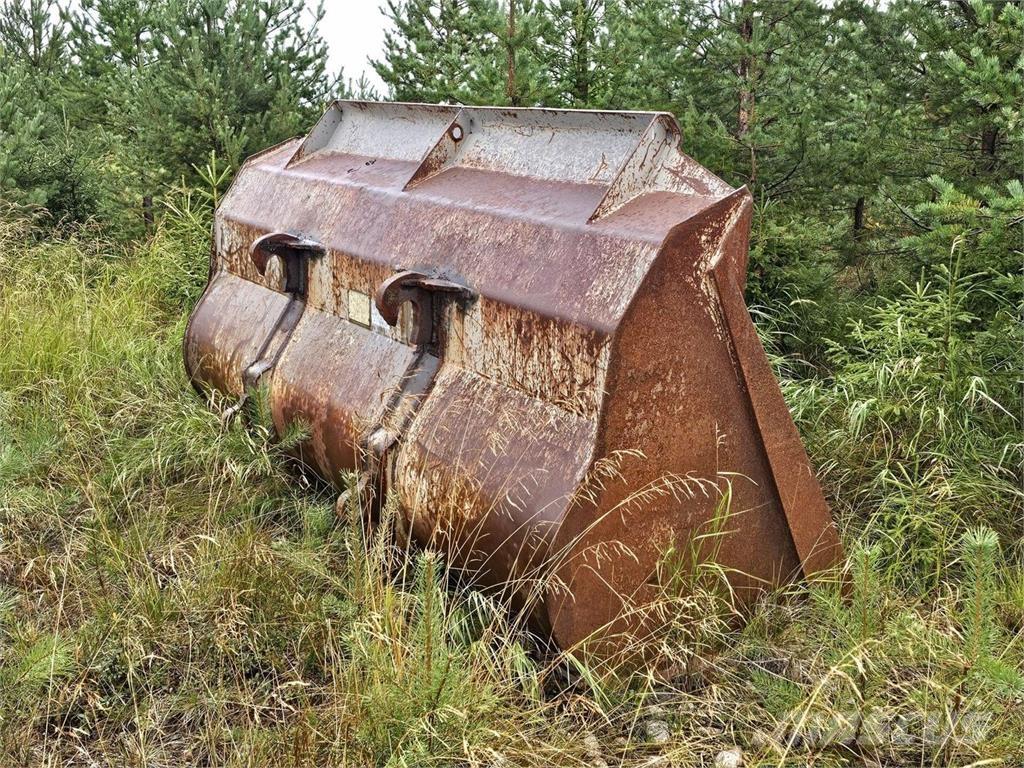 Volvo BM Maakauha Buckets
