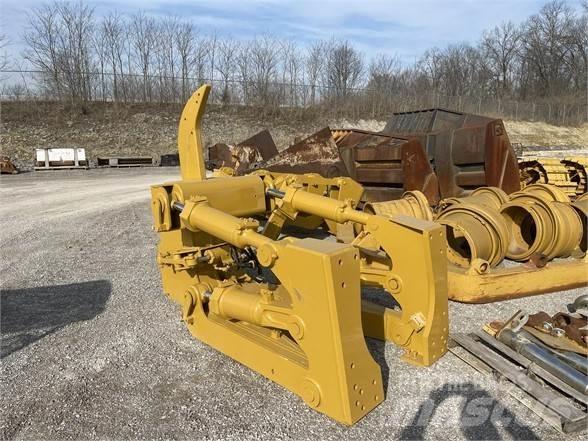 CAT D8 Rippers