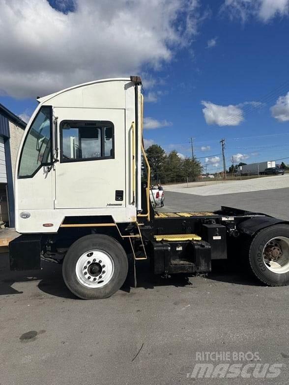 Autocar XSPOTTER Shunt Trucks