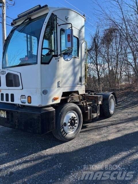Autocar XSPOTTER Shunt Trucks