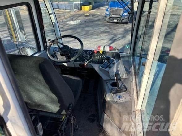 Autocar XSPOTTER Shunt Trucks