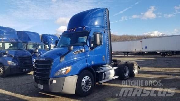 Freightliner CASCADIA 116 Conventional Trucks / Tractor Trucks