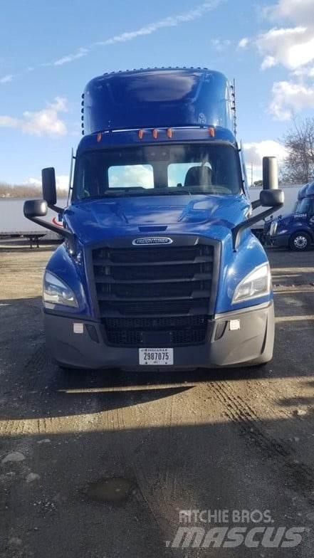 Freightliner CASCADIA 116 Conventional Trucks / Tractor Trucks