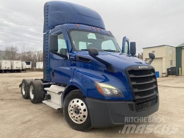 Freightliner CASCADIA 116 Conventional Trucks / Tractor Trucks